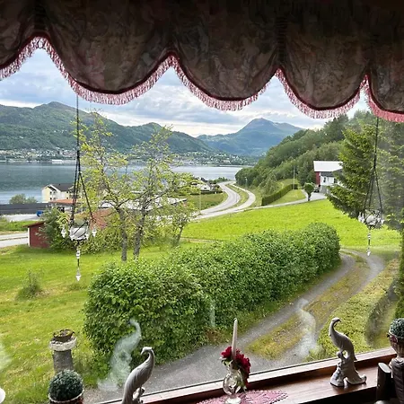 The Yellow House * Sykkylven